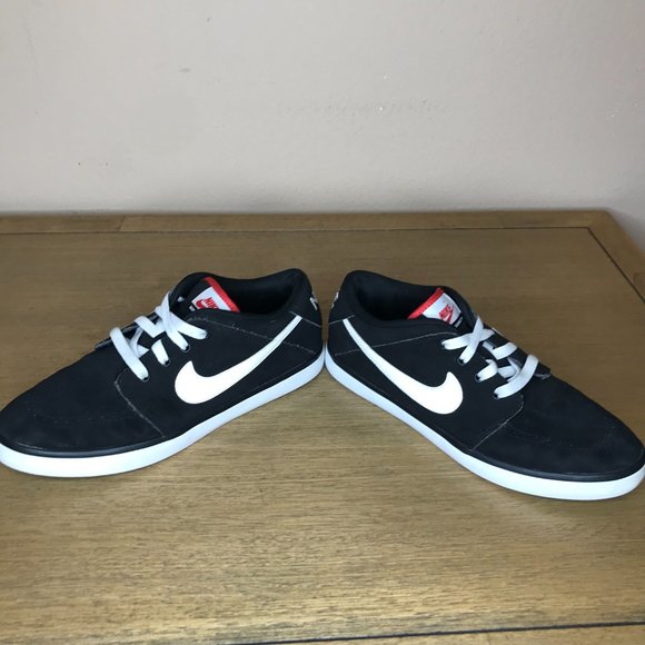Nike Mens Suketo Athletic Shoes Black/White/Red 525311-011 - Picture 2 of 6